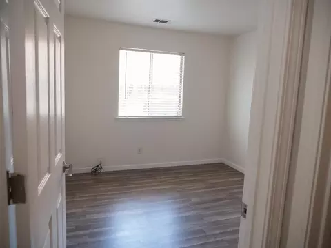 Bedroom - 29202 Rio Verde Dr, Gustine, CA 95322 photo 5 of 7