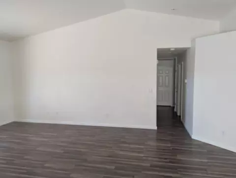 Living - 29202 Rio Verde Dr, Gustine, CA 95322 photo 5 of 7