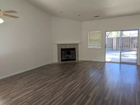 Living - 29202 Rio Verde Dr, Gustine, CA 95322 photo 4 of 7