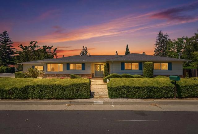 315 W Portola Ave, Los Altos, CA 94022