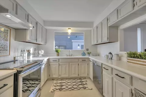Kitchen - 103 Darlington Ln, Soquel, CA 95073 photo 2 of 5