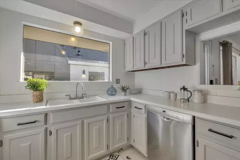 Kitchen - 103 Darlington Ln, Soquel, CA 95073 photo 3 of 5
