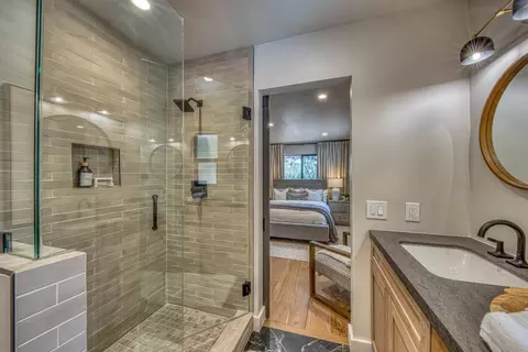 Bath - 2921 Madrone Ln, Pebble Beach, CA 93953 photo 2 of 5