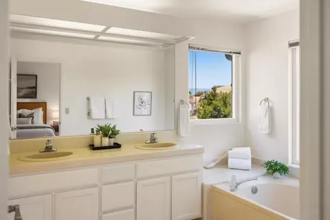Bath - 21091 Old Ranch Ct, Salinas, CA 93908 photo 1 of 1