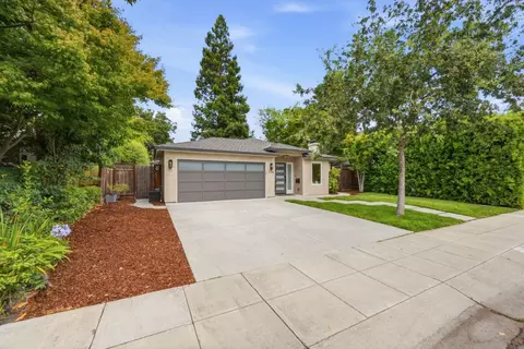 735 Coastland Dr, Palo Alto, CA 94303