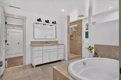 Bath - 3677 Paper Mill Rd, Soquel, CA 95073 photo 2 of 10