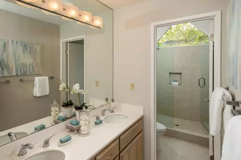Bath - 1116 Doyle Pl, Mountain View, CA 94040 photo 1 of 2