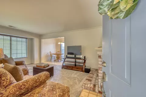 Entry Way - 1056 Padre Dr 5, Salinas, CA 93901 photo 1 of 1