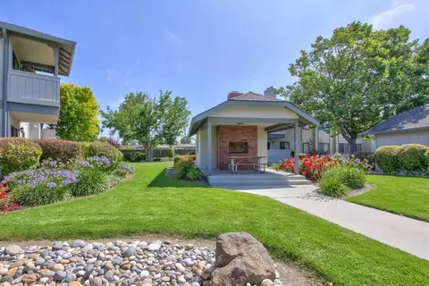 Exterior - 1056 Padre Dr 5, Salinas, CA 93901 photo 6 of 6