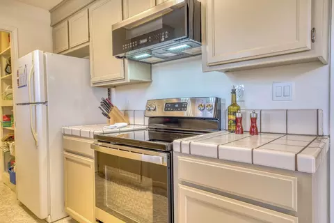 Kitchen - 1056 Padre Dr 5, Salinas, CA 93901 photo 3 of 3