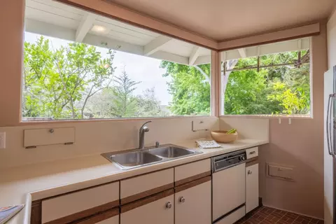 Kitchen - 26074 Mesa Dr, Carmel, CA 93923 photo 2 of 3