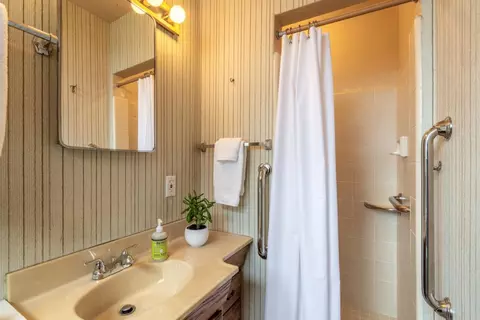 Bath - 26074 Mesa Dr, Carmel, CA 93923 photo 2 of 2