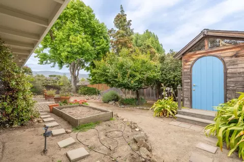 Exterior - 26074 Mesa Dr, Carmel, CA 93923 photo 5 of 7