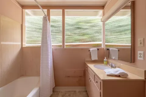 Bath - 26074 Mesa Dr, Carmel, CA 93923 photo 1 of 2
