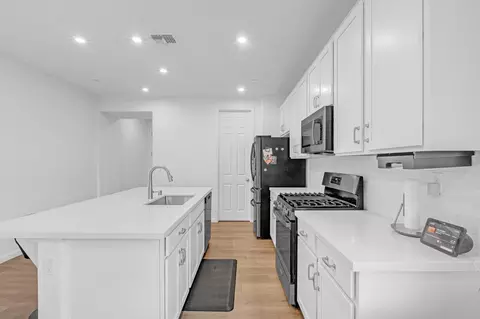 Kitchen - 4076 Eugene Dr, Olivehurst, CA 95961 photo 1 of 2