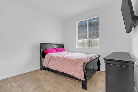 Bedroom - 4076 Eugene Dr, Olivehurst, CA 95961 photo 4 of 6