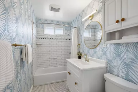 Bath - 105 Shoreview Ave, Pacifica, CA 94044 photo 1 of 3
