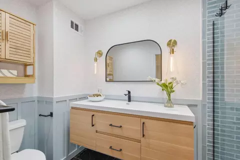Bath - 105 Shoreview Ave, Pacifica, CA 94044 photo 3 of 3