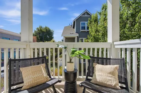 Exterior - 350 Circuit Way, Mountain View, CA 94043 photo 4 of 7