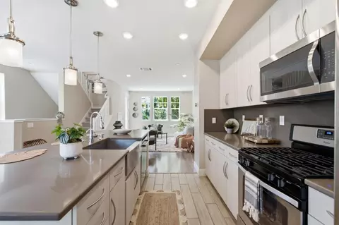 Kitchen - 350 Circuit Way, Mountain View, CA 94043 photo 4 of 4