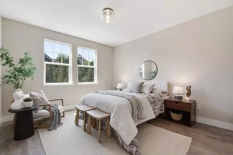 Bedroom - 350 Circuit Way, Mountain View, CA 94043 photo 1 of 6