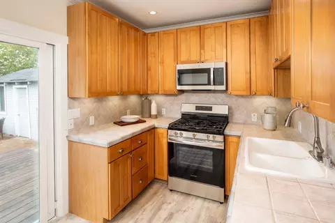 Kitchen - 965 California St, Mountain View, CA 94041 photo 1 of 2