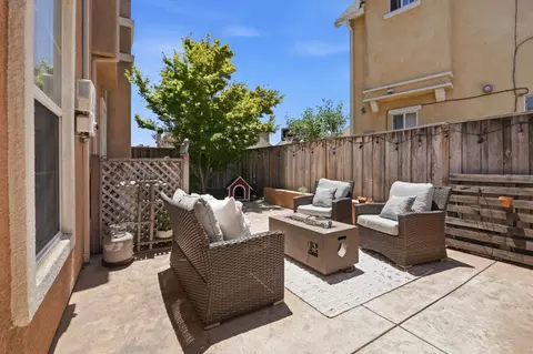 Exterior - 45 Canterbury Pl, Gilroy, CA 95020 photo 5 of 12