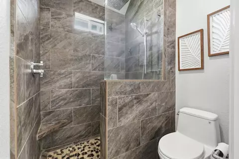 Bath - 45 Canterbury Pl, Gilroy, CA 95020 photo 3 of 4