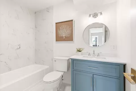 Bath - 228 Naomi Ave, Pacifica, CA 94044 photo 2 of 6