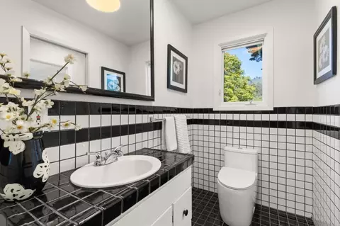 Bath - 228 Naomi Ave, Pacifica, CA 94044 photo 4 of 6