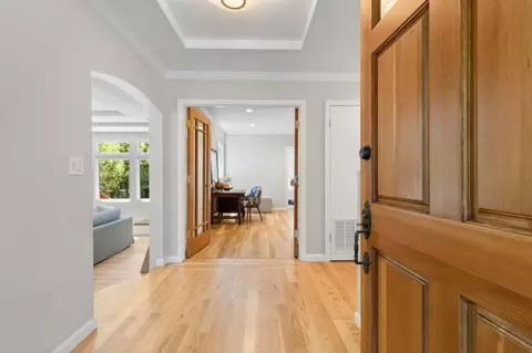 Entry Way - 228 Naomi Ave, Pacifica, CA 94044 photo 1 of 5