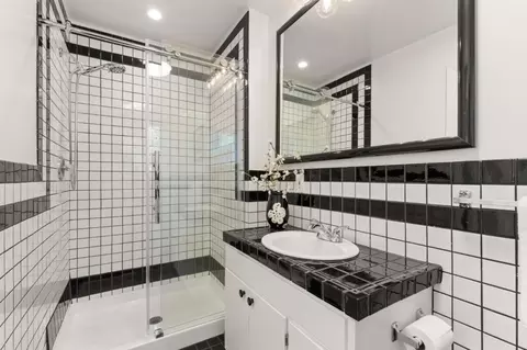 Bath - 228 Naomi Ave, Pacifica, CA 94044 photo 3 of 6