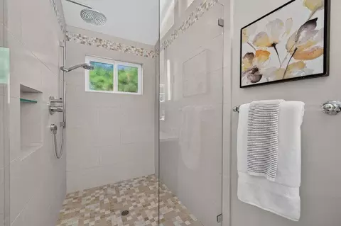 Bath - 455 Preston Dr, Mountain View, CA 94040 photo 3 of 5