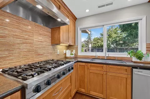 Kitchen - 455 Preston Dr, Mountain View, CA 94040 photo 4 of 7
