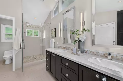 Bath - 455 Preston Dr, Mountain View, CA 94040 photo 2 of 5
