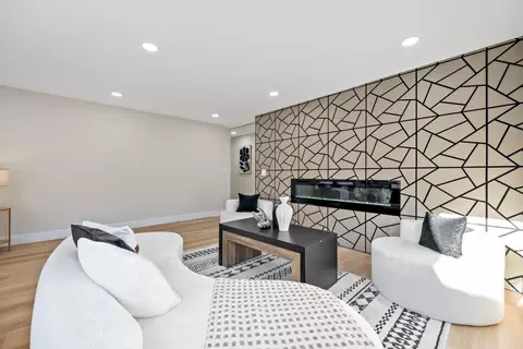 Living - 244 Darryl Dr, Campbell, CA 95008 photo 2 of 6