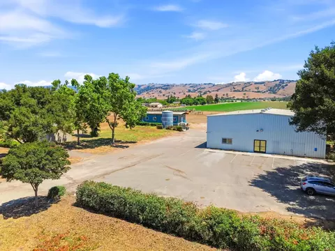 3065 Pacheco Pass Hwy, Gilroy, CA 95020 photo 1