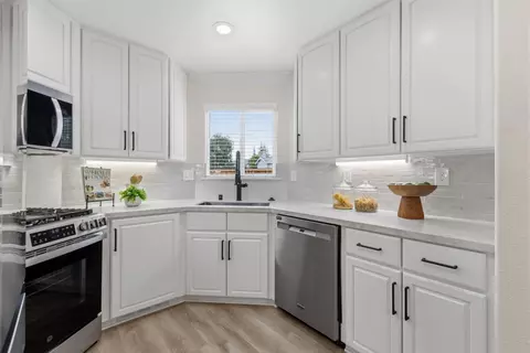 Kitchen - 84 Dot Ave, Campbell, CA 95008 photo 1 of 2