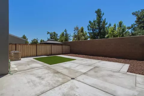 Exterior - 5955 Markham Dr, Tracy, CA 95377 photo 4 of 7