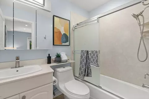 Bath - 783 Loyalton Dr, Campbell, CA 95008 photo 3 of 3