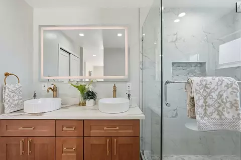 Bath - 47 Greenfield Dr, Moraga, CA 94556 photo 7 of 7
