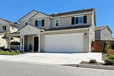 450 Thistle St, Hollister, CA 95023