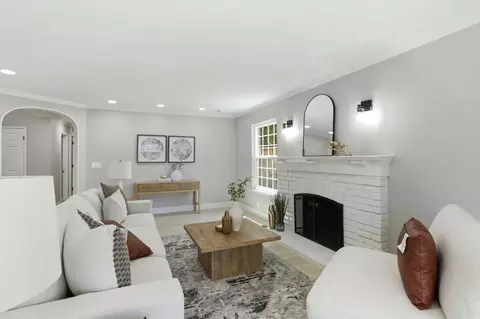 Living - 895 Del Vaile Ct, Milpitas, CA 95035 photo 3 of 5