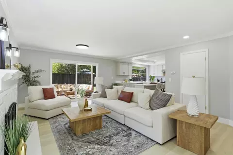 Living - 895 Del Vaile Ct, Milpitas, CA 95035 photo 4 of 5
