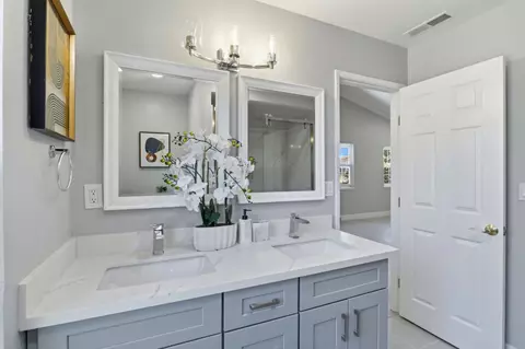 Bath - 895 Del Vaile Ct, Milpitas, CA 95035 photo 2 of 6