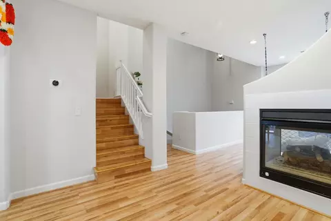 Entry Way - 70 Towne Cir, Mountain View, CA 94040 photo 3 of 4