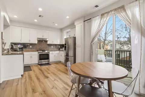 Kitchen - 70 Towne Cir, Mountain View, CA 94040 photo 4 of 4