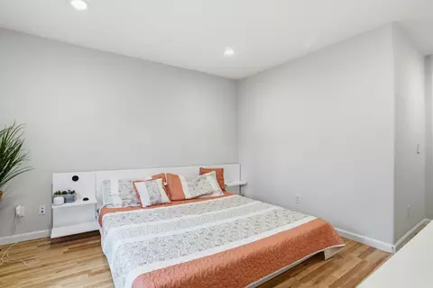 Bedroom - 70 Towne Cir, Mountain View, CA 94040 photo 1 of 8