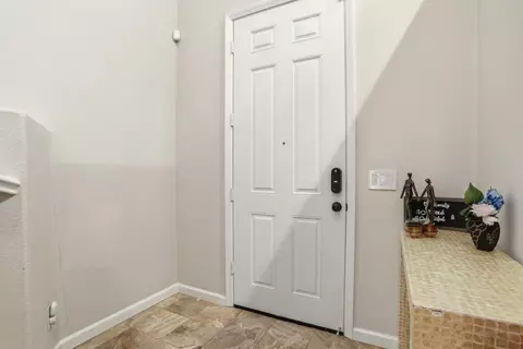 Entry Way - 70 Towne Cir, Mountain View, CA 94040 photo 2 of 4
