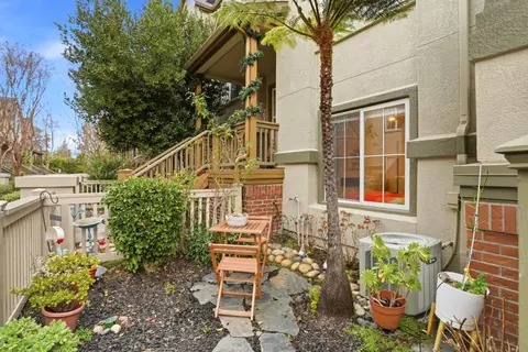 Exterior - 70 Towne Cir, Mountain View, CA 94040 photo 4 of 6